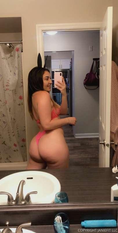 Hey babes! Like and comment on THIS post and get a naughty p..