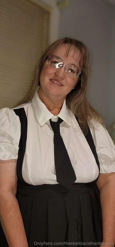 Only $3.00 to see what's under my dress 😘