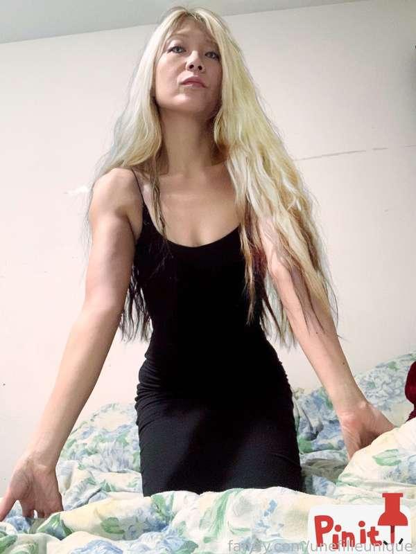unefilleunique image #0