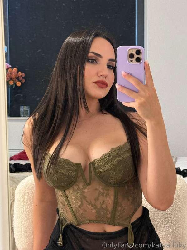 I’m in that silly mood today 🤪Tell me the dumbest joke you k..