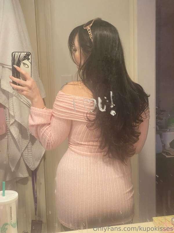 Wanted to show off my hair but I look kinda snatched too I c..