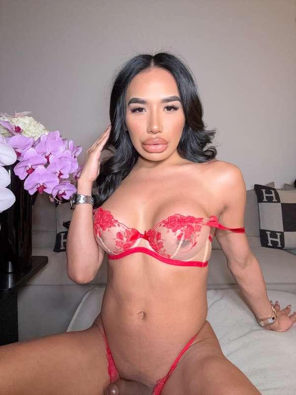 would you wanna be fucked by a Goddess like me?😈