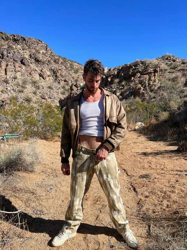 What’re you trying to explore? 😉🏜