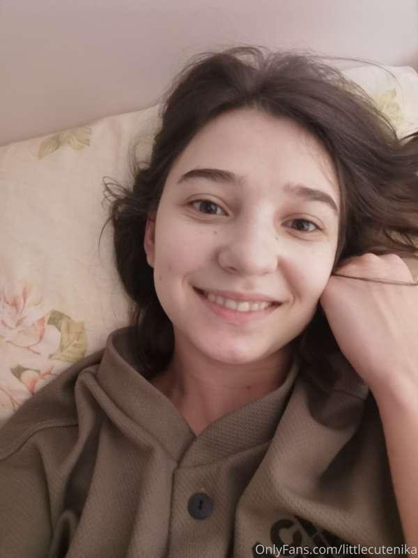 Good morning! 🥰 Fresh pics after waking up 😁