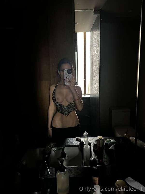 not me pretending this still counts as a top 😭🔥