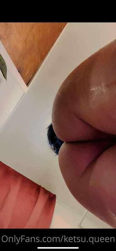 Can I sit on your face? 🥰💕💋