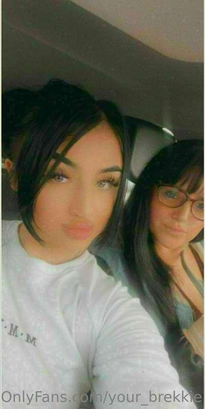 Teееn dаughtеr and milf mom love draining cocks together 💦 @..