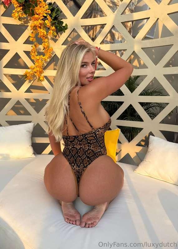 Caught you looking at my butt😋
