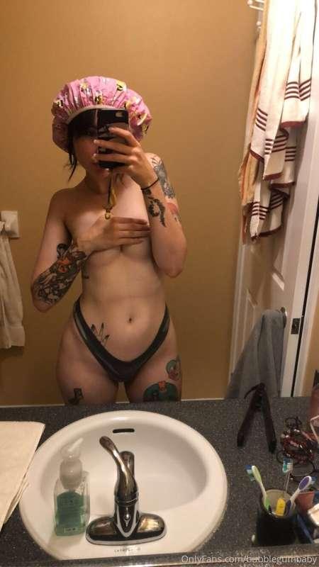 before i shower selfie 😳