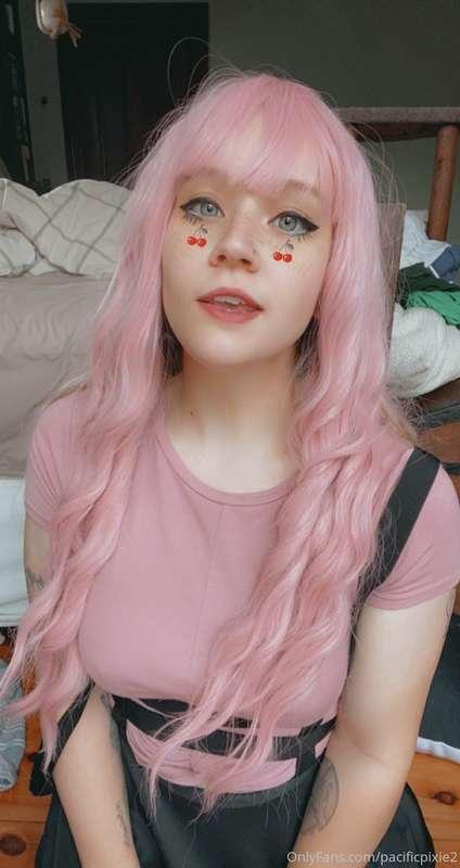cherry-inspired photoshoot 🥰🍒💕 one of my absolute favorite l..