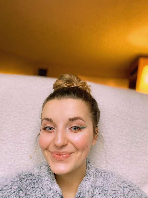 Don’t be shy cum chat with me 😻