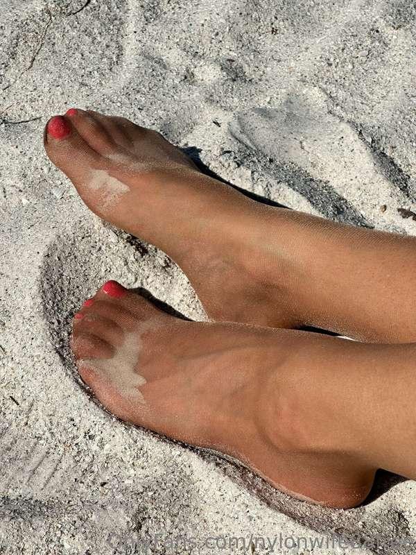 nylonsandfeet image #11