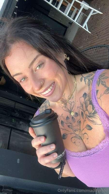Someone sweet and thoughtful spoiled me with this cup of cof..