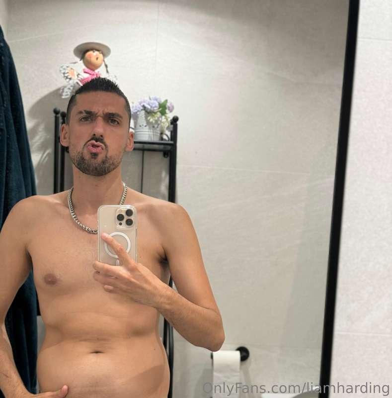 Got a problem im horny 🐽😏💦Tip if you liked my pics 