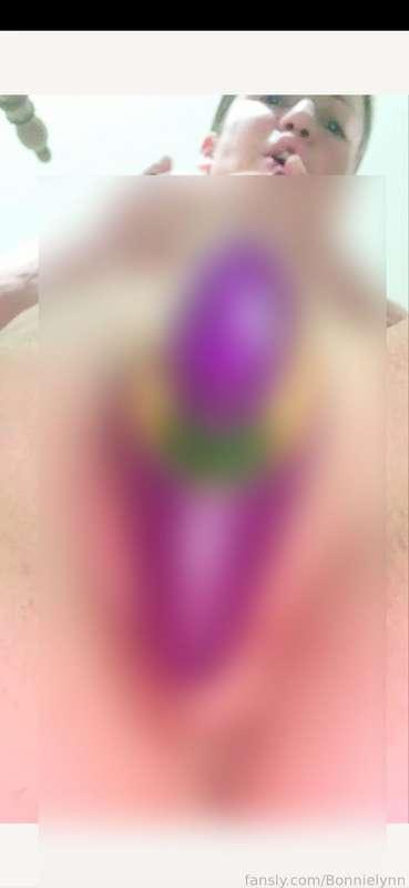 Up close and very personal of me fucking my tight wet pretty pink pussy with my new vibrating clit sucker and pussy fucker and getting off so good for you darling 
😏🍆😸💦