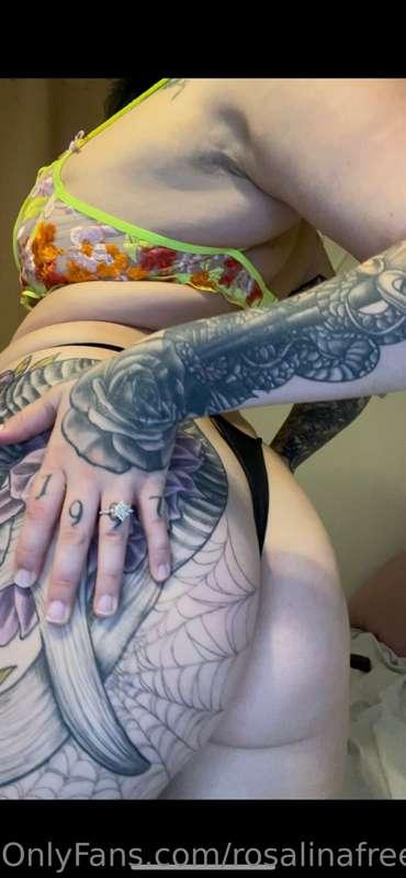 @rosalinaryder HAS THE BEST TITS ON ONLYFANS 🍒