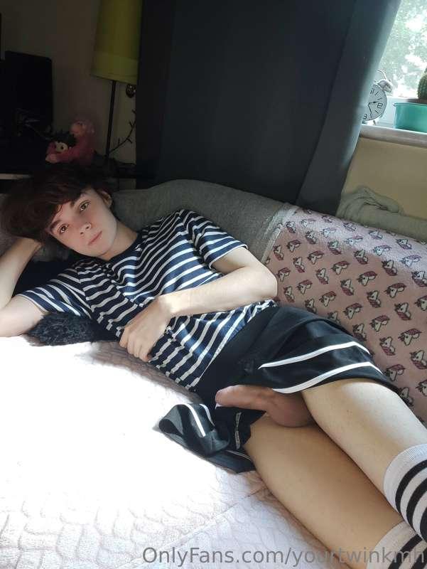 I Hope u won't mind my boner pushing against you while we cu..