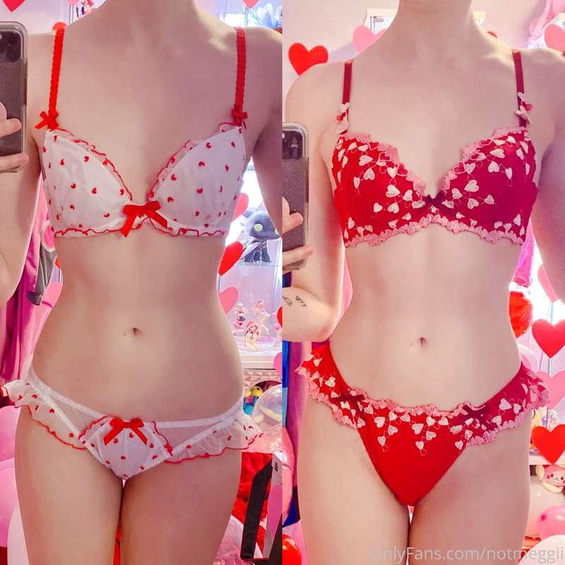 Which lingerie do you think would suit Megumin ^u^? White or..