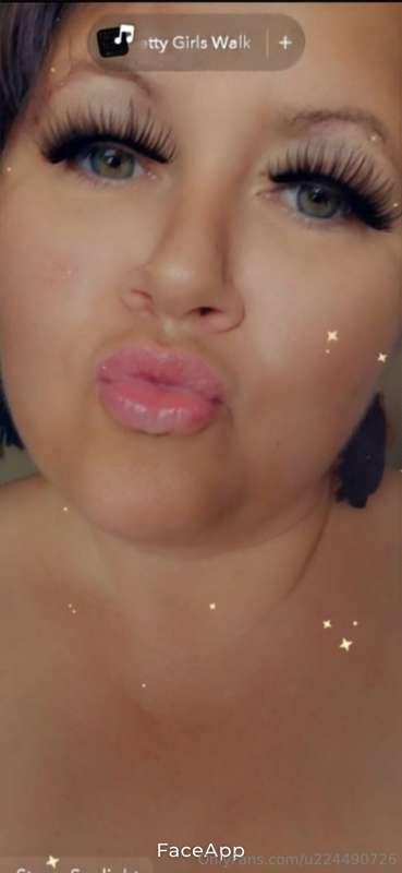 Give me a kiss 💋 baby xx