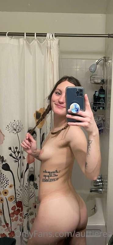 someone said it’s national nude day 😋