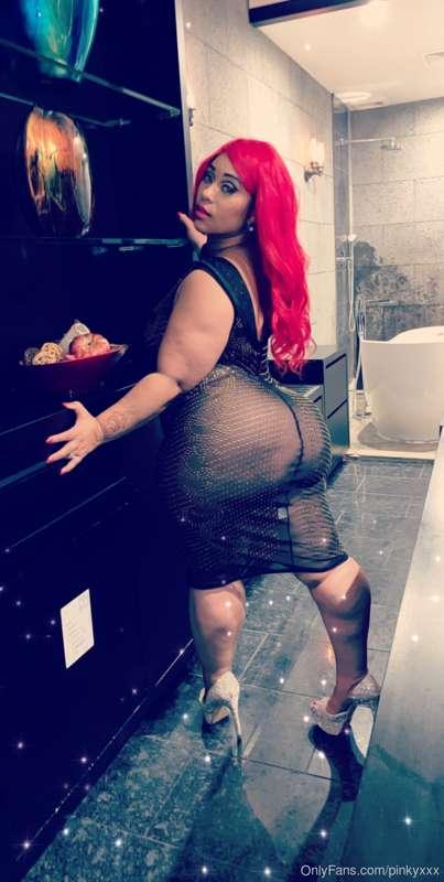 Do you like the way I look with a red wig? 😻