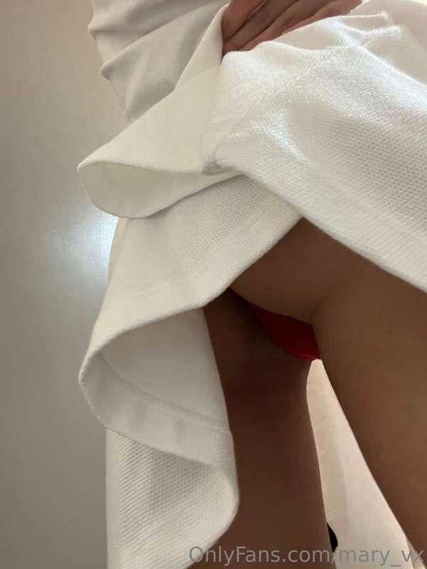 Under skirt view 👻