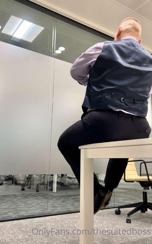 thesuitedboss image #1