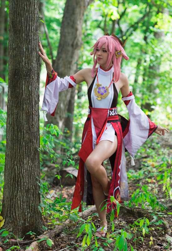 Yae Miko Photo Set