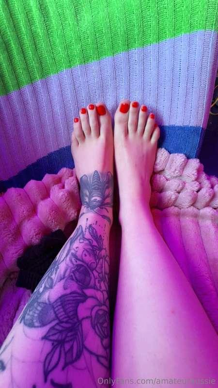Hello I got a pedicure. Carry on 