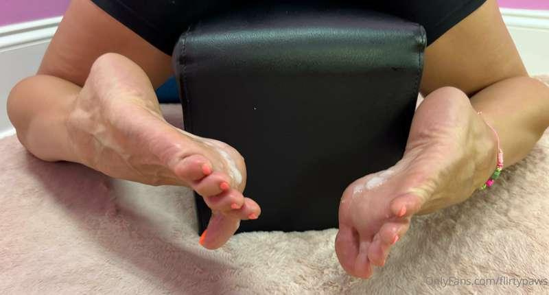 My soles covered in cum after a hot BJ scene. Vid comes out ..