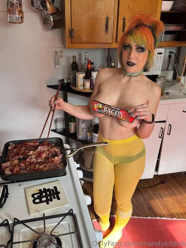 I do most things Topless. #cookinBacon is prolly one of the ..