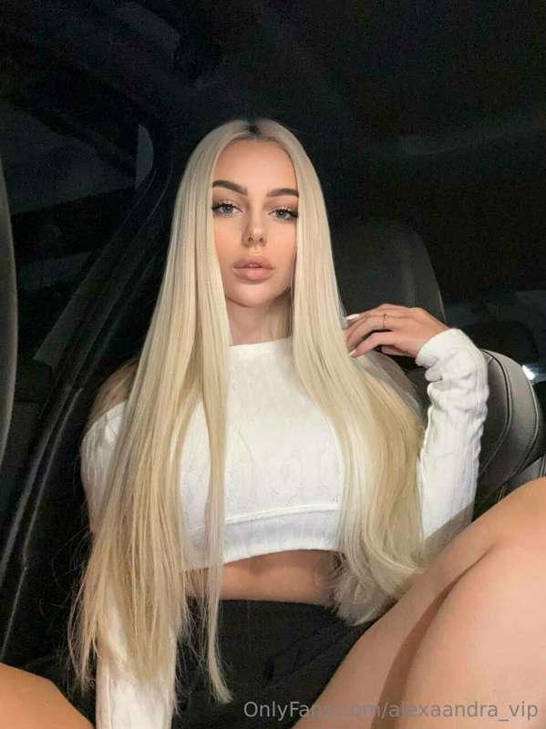 I love car rides, and you?🥰