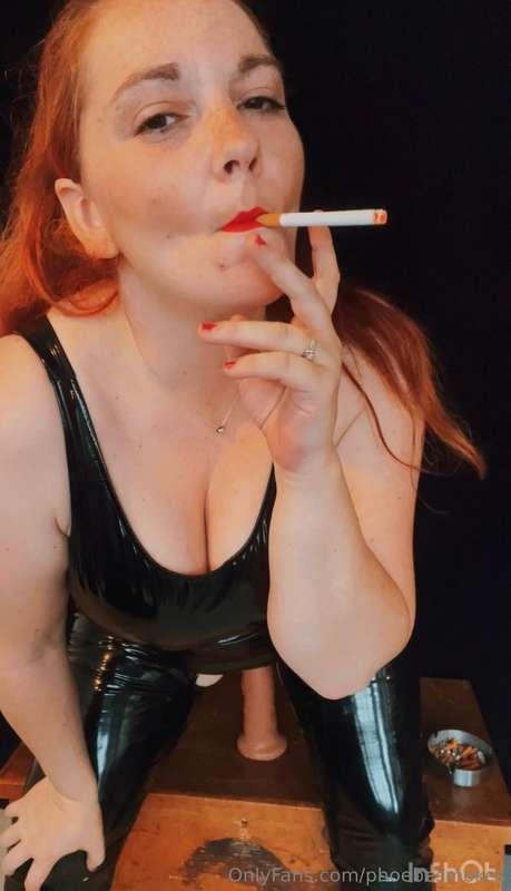 phoebesmokes main image
