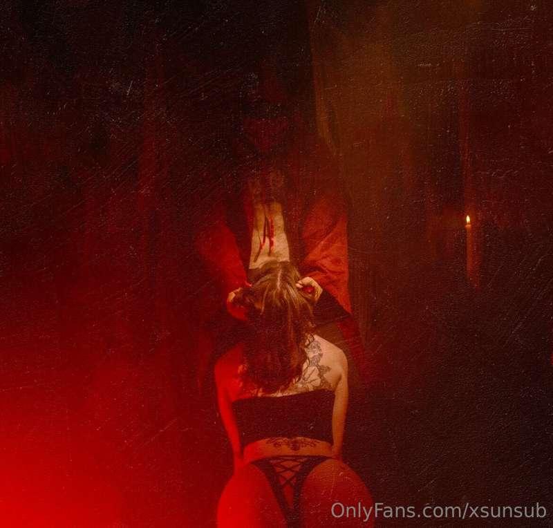 happy friday the 13th 😈 @theglossaltar