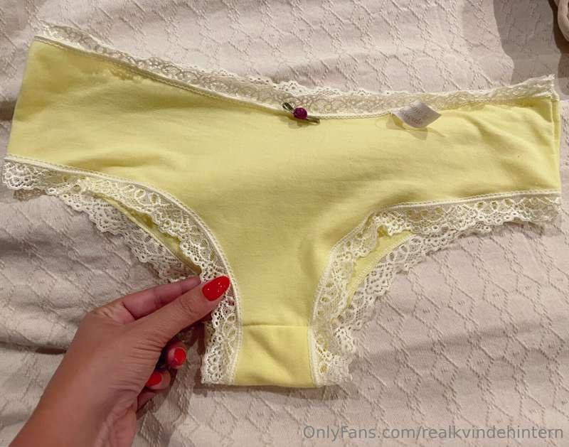 I’ll be wearing this beautiful new yellow panties tonight af..