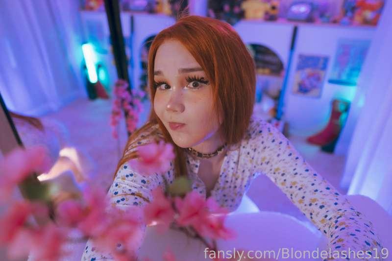 blondelashes19 image #1