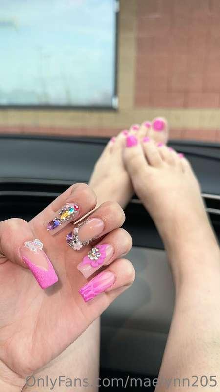 Nothing like a fresh mani/pedi✨