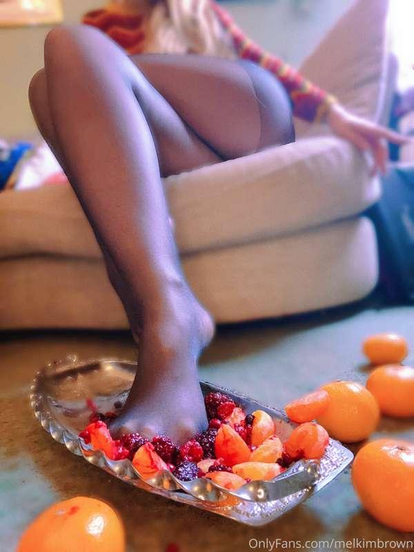 Now here’s a morning set for my feet-lads! 
👣 🍊🍓🍇🍒 👣
Your ba..