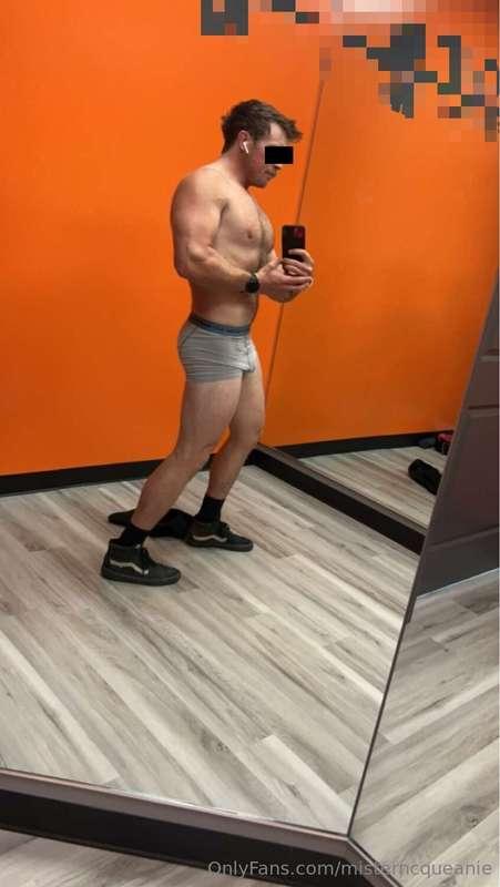 Daily reminder to hit the gym, and be your best version of y..