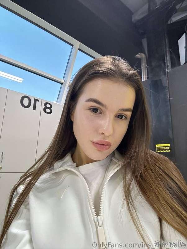 Sexy girl waiting for you Don't miss my FREE PAGE@irisx_hoty..