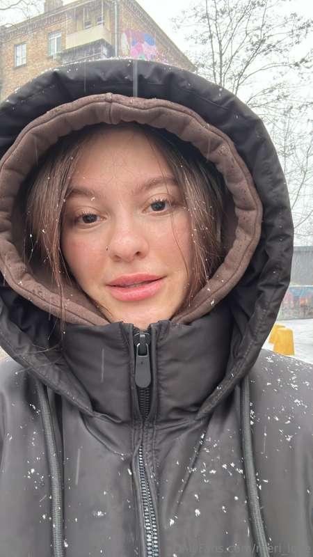 "Good winter morning! ❄️☕How does your day start this frosty..