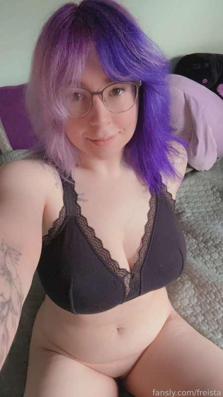 hi :)
