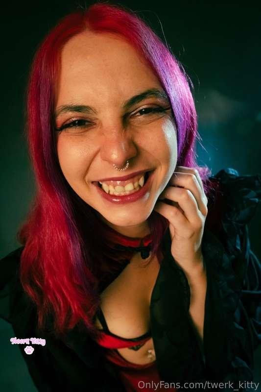 the smile when you see me in bed🙊💦