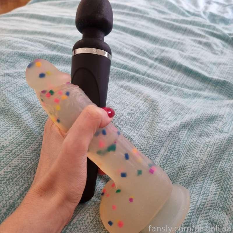 fav toys! wanna see me using both at the same time? 