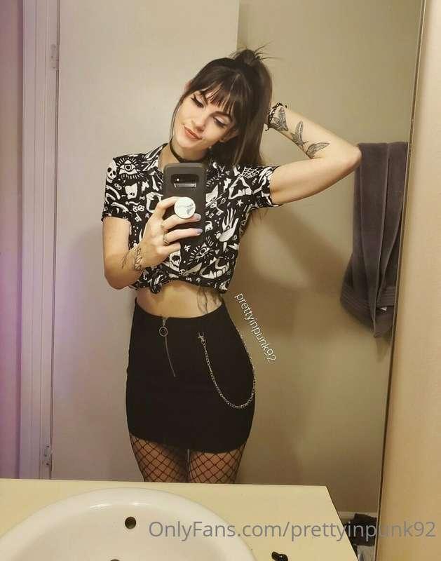 FUN FACTS! *I look cute as fuck today *Pistachios, when stor..