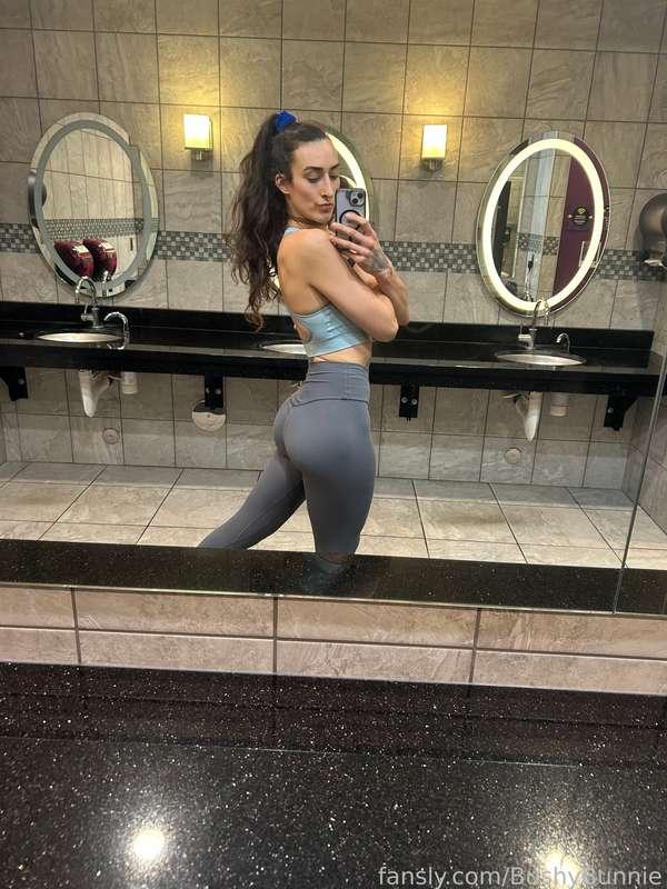 bushybunnie image #1