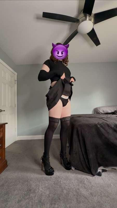 Kneel before your queen and worship every part of her! Or el..