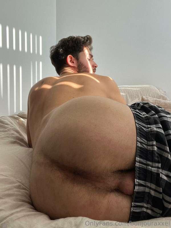 You know you wanna eat that juicy French 🍑
