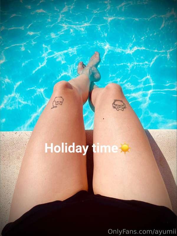 Back next week but I’ll reply to messages this weekend😘💋