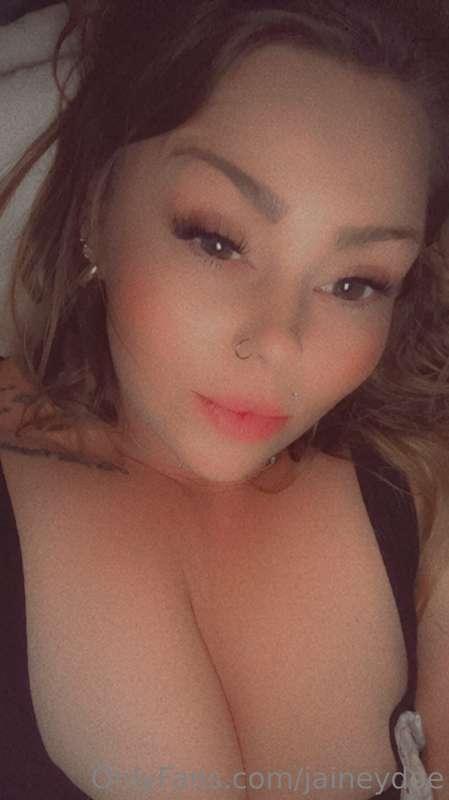 Happy thirsty Thursday y’all all of my content wil be discou..